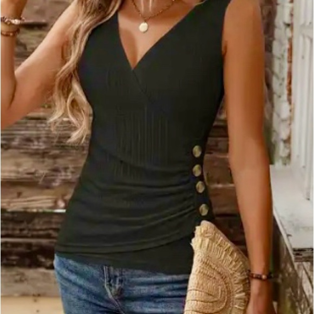 Lot of 2 Ladies New Tops - Picture 2 of 7